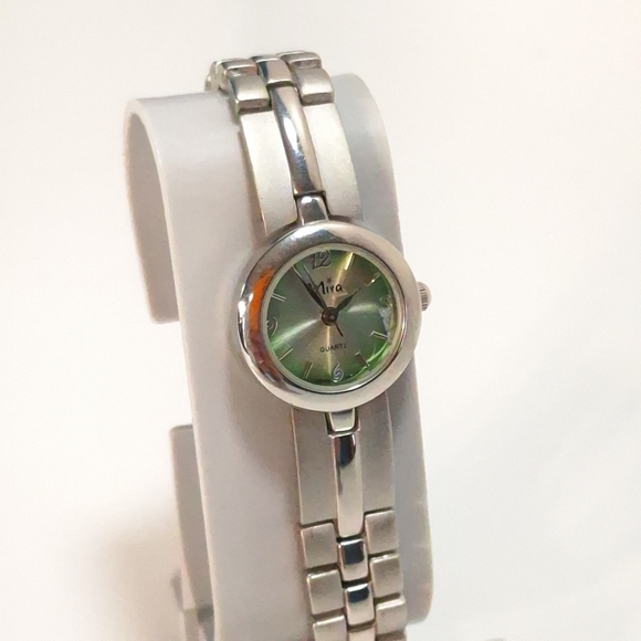 Mira TWC Silver Tone & Green Ladies Quartz Wrist Watch, New Battery - Picture 2 of 8